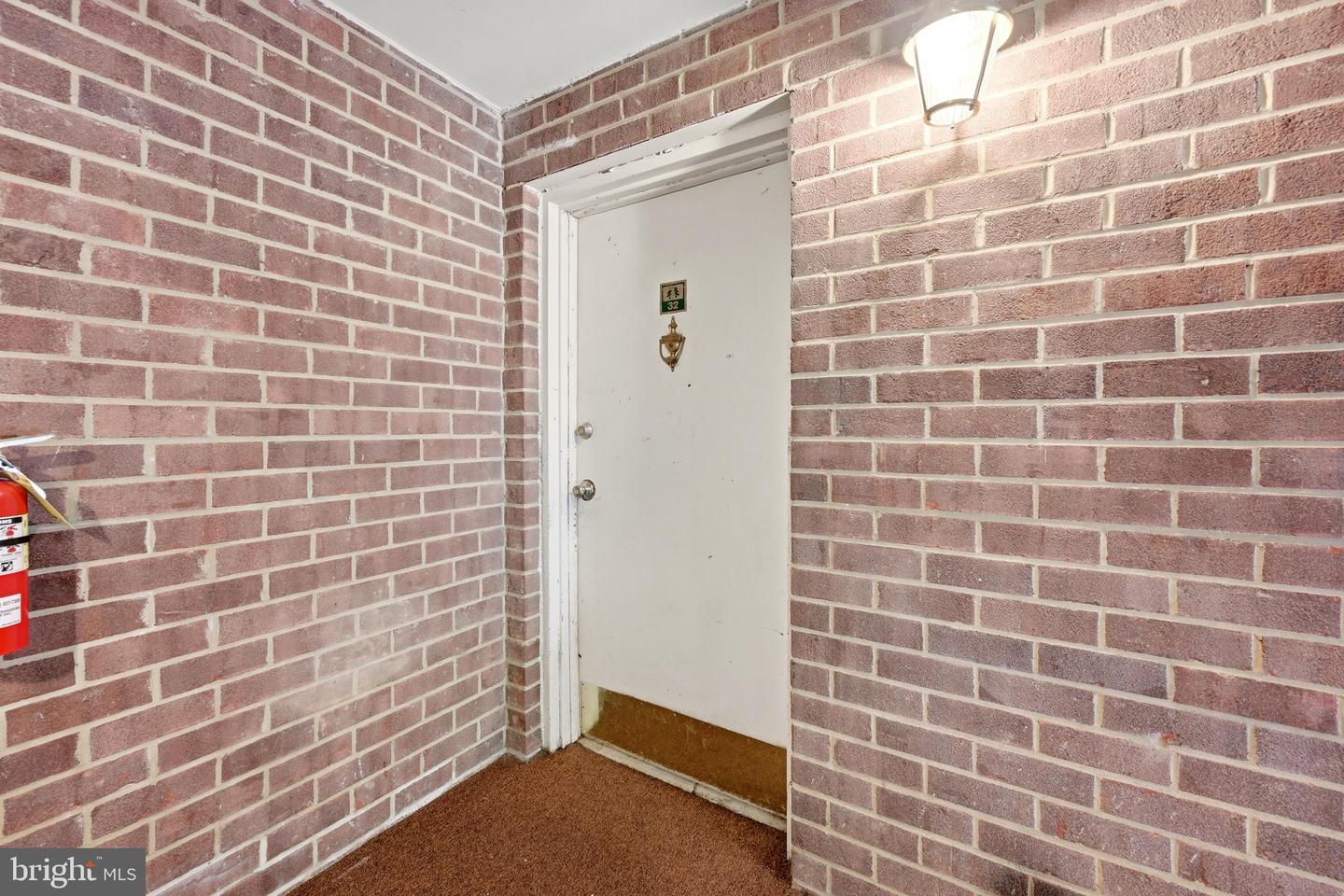 1405 Northgate Sq #32b Property Photo 5