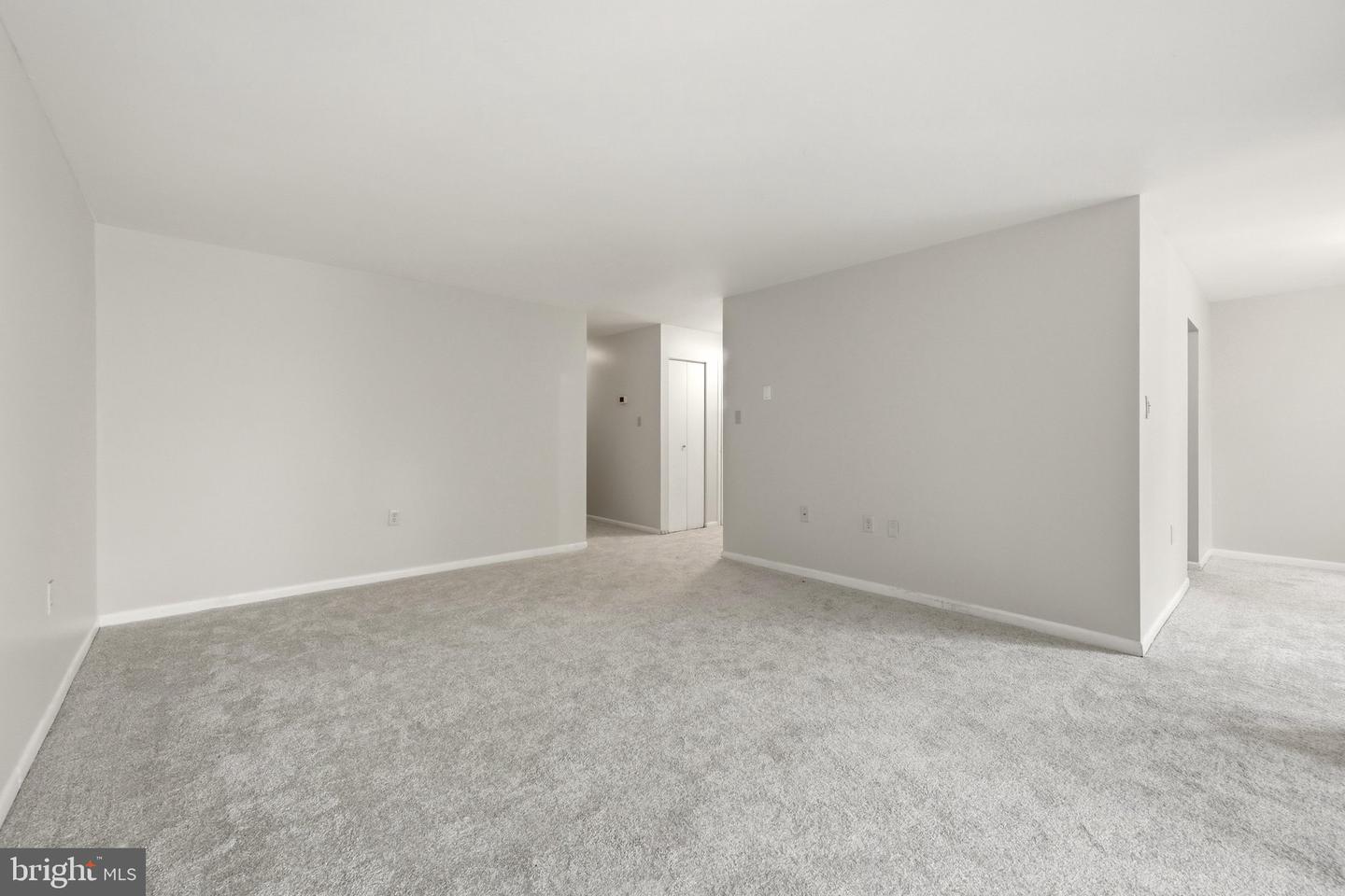 1405 Northgate Sq #32b Property Photo 8