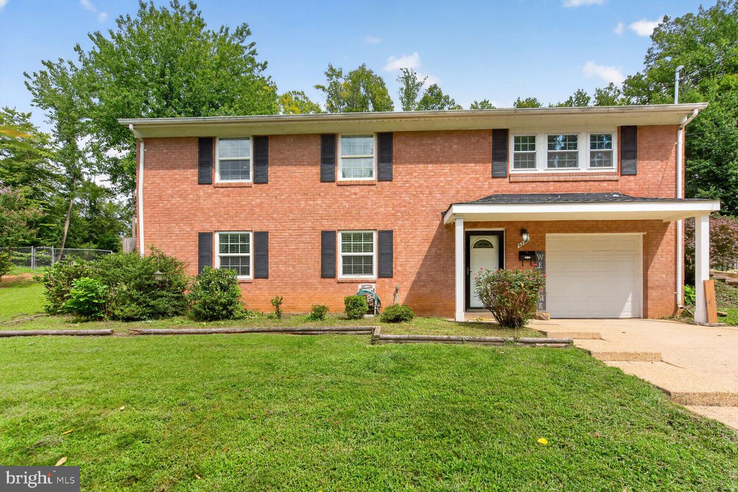 4725 Springbrook Dr Property Photo 3