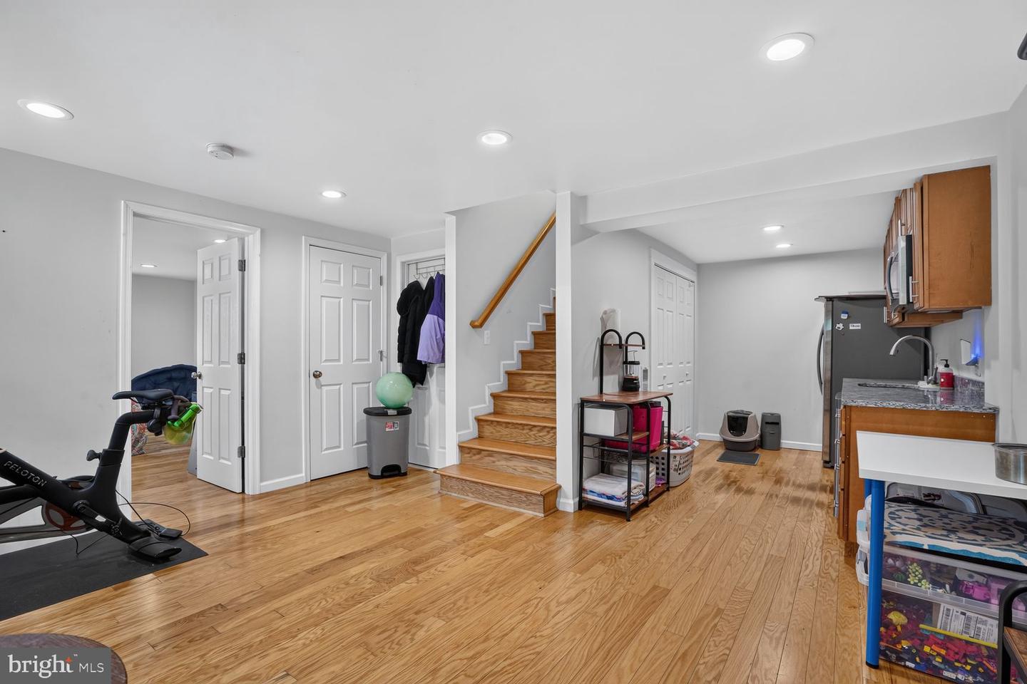 4725 Springbrook Dr Property Photo 7