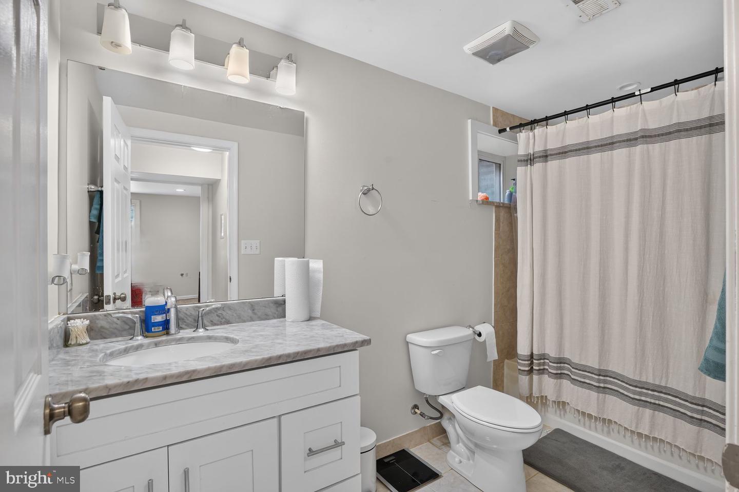 4725 Springbrook Dr Property Photo 16