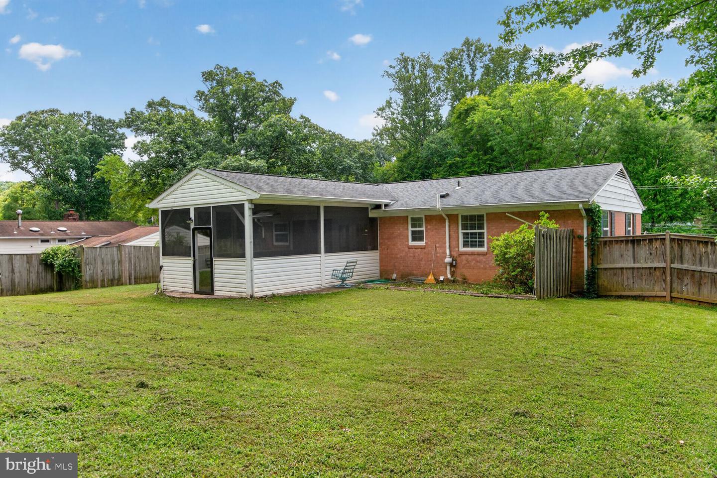 4725 Springbrook Dr Property Photo 32