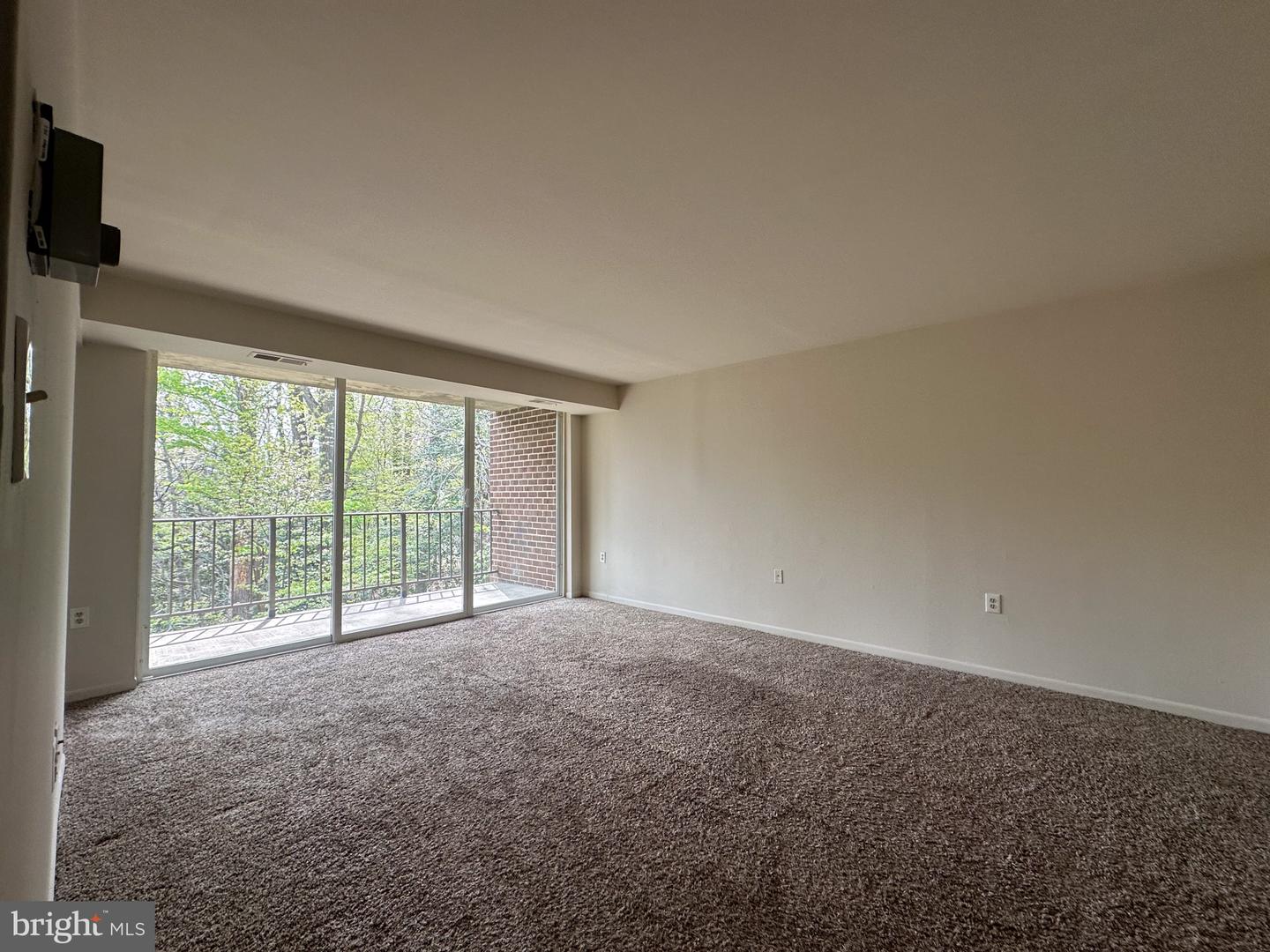 1550-22b Northgate Sq Property Photo 4