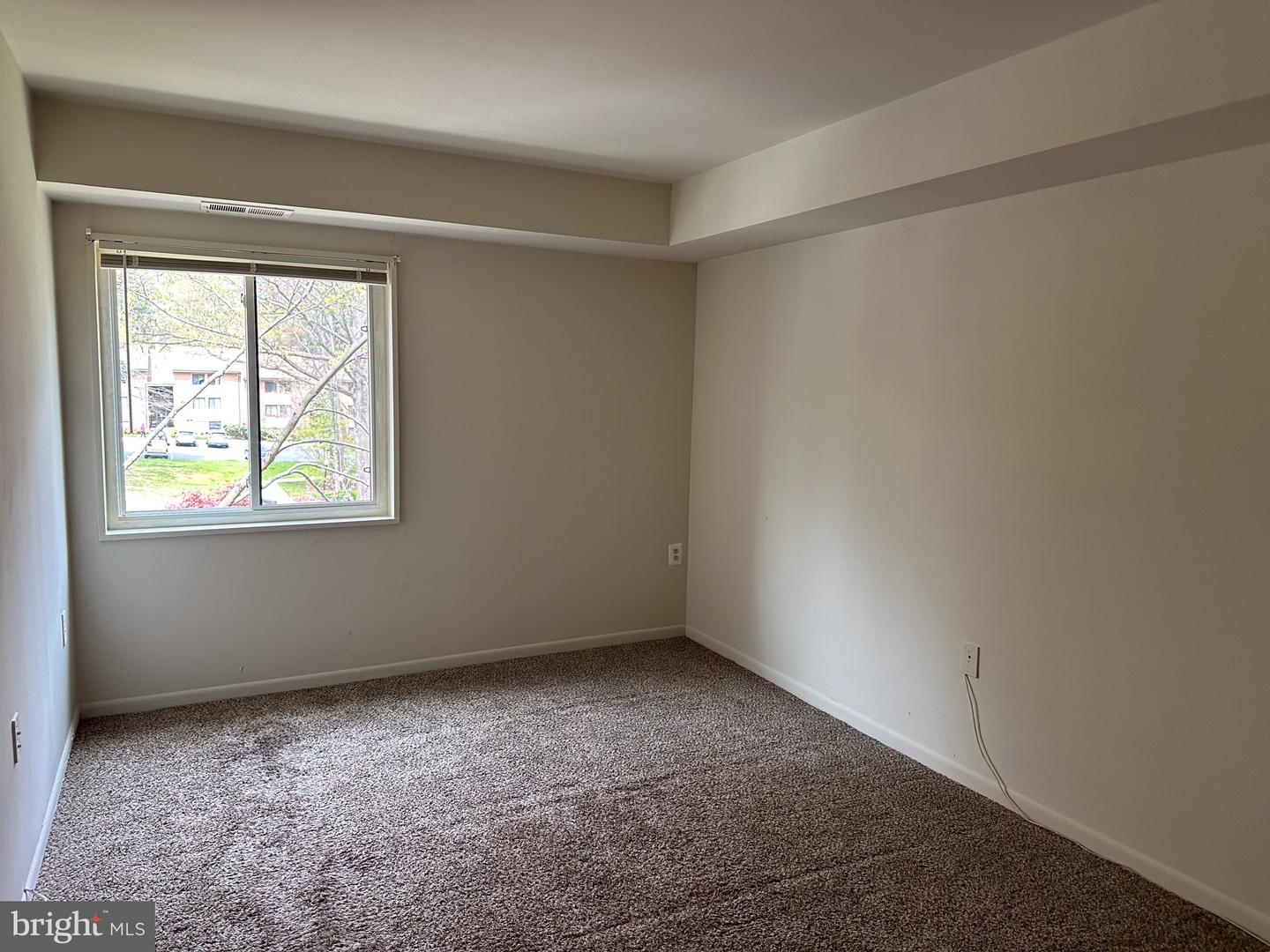 1550-22b Northgate Sq Property Photo 9