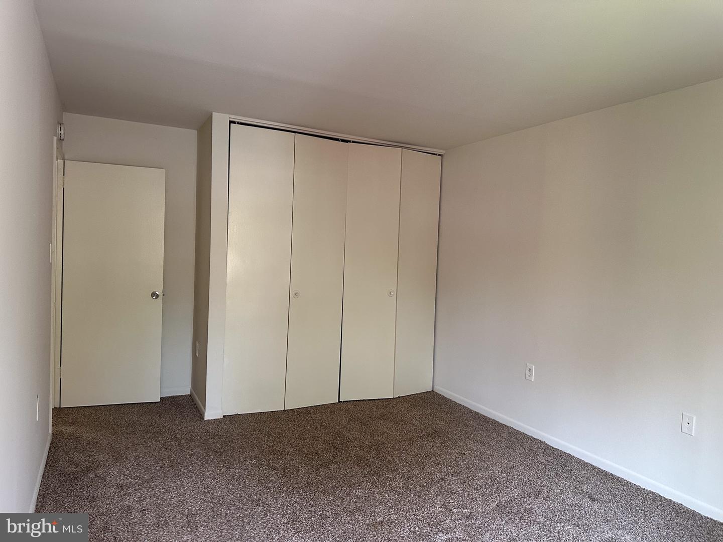 1550-22b Northgate Sq Property Photo 10