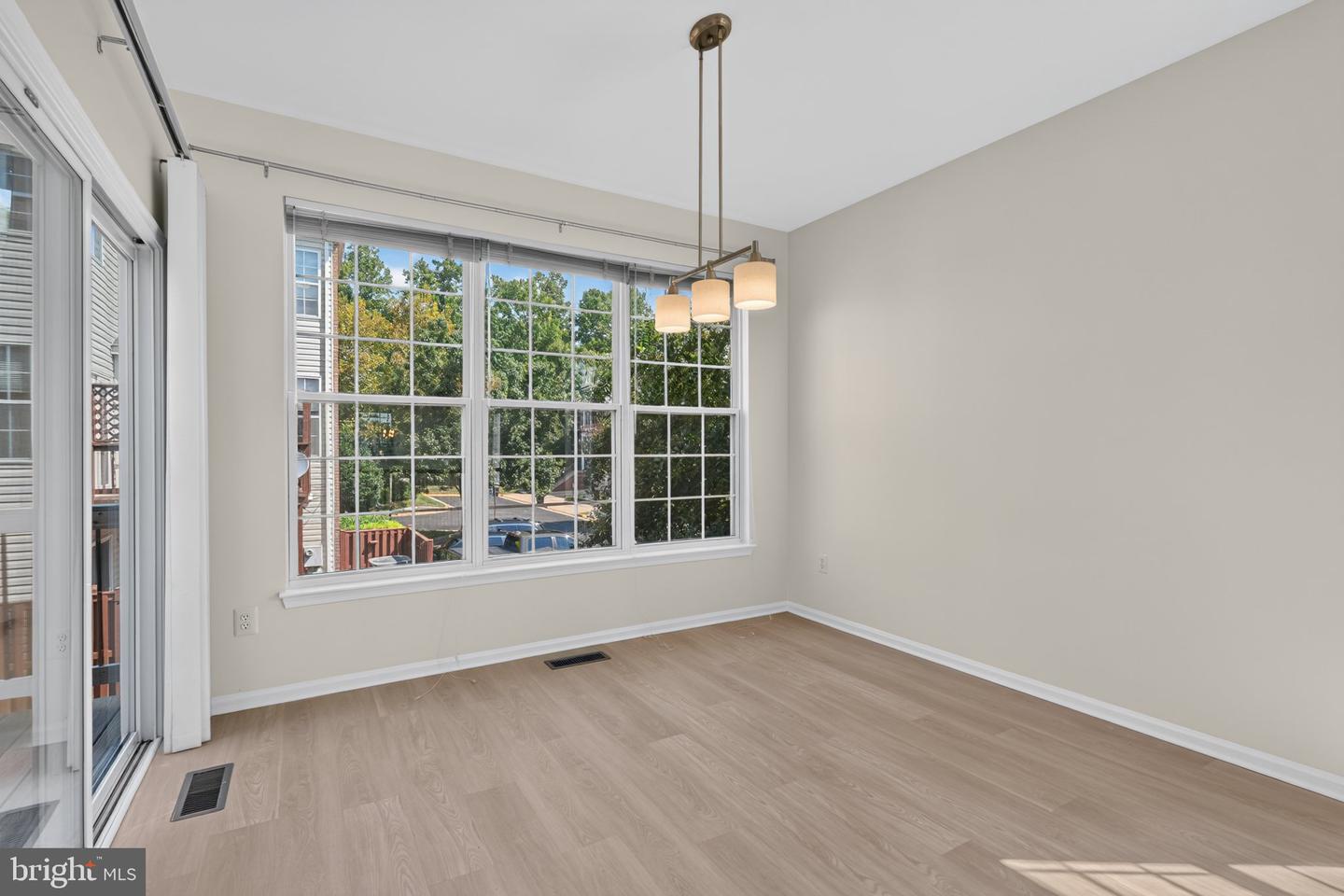 5300 Sandyford St Property Photo 9