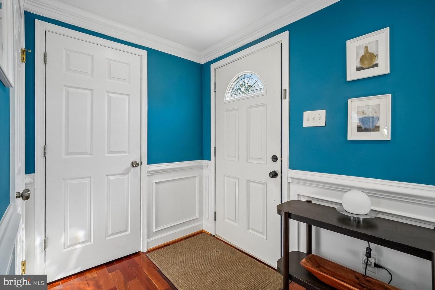 5572 Glasgow Woods Ct Property Photo 2