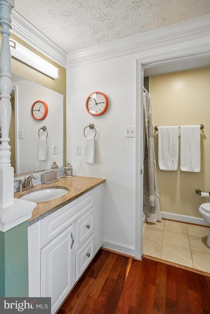 5572 Glasgow Woods Ct Property Photo 23