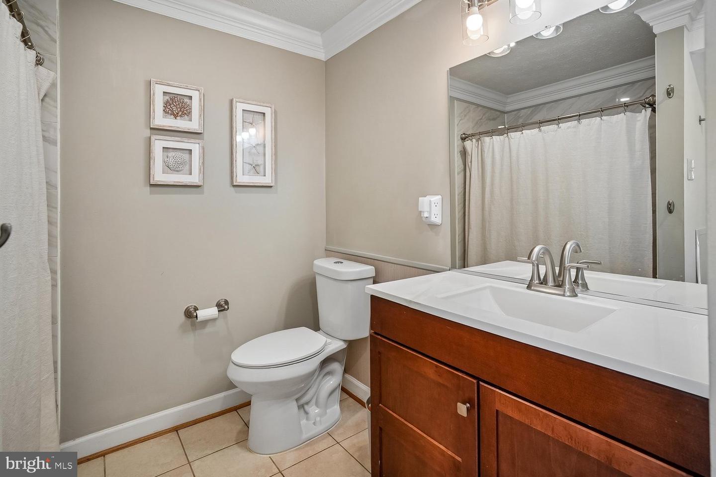5572 Glasgow Woods Ct Property Photo 28