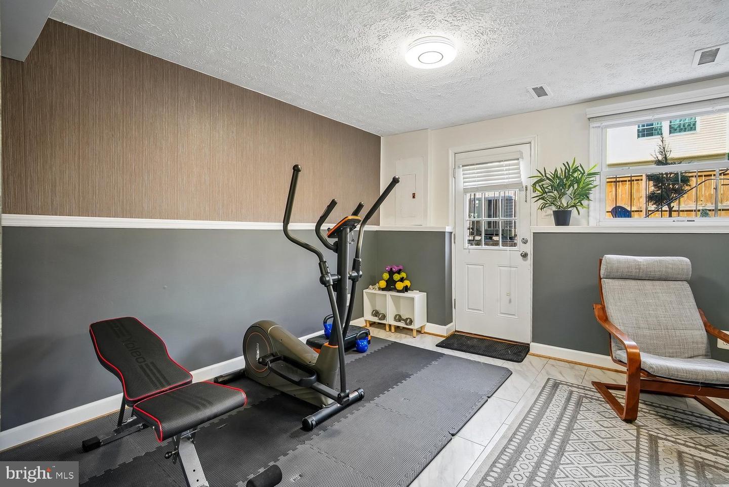 5572 Glasgow Woods Ct Property Photo 38