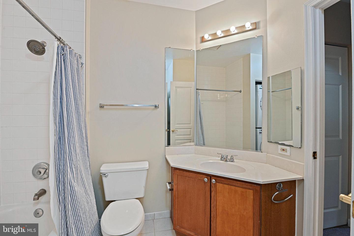 2204 Westcourt Ln #122 Property Photo 11