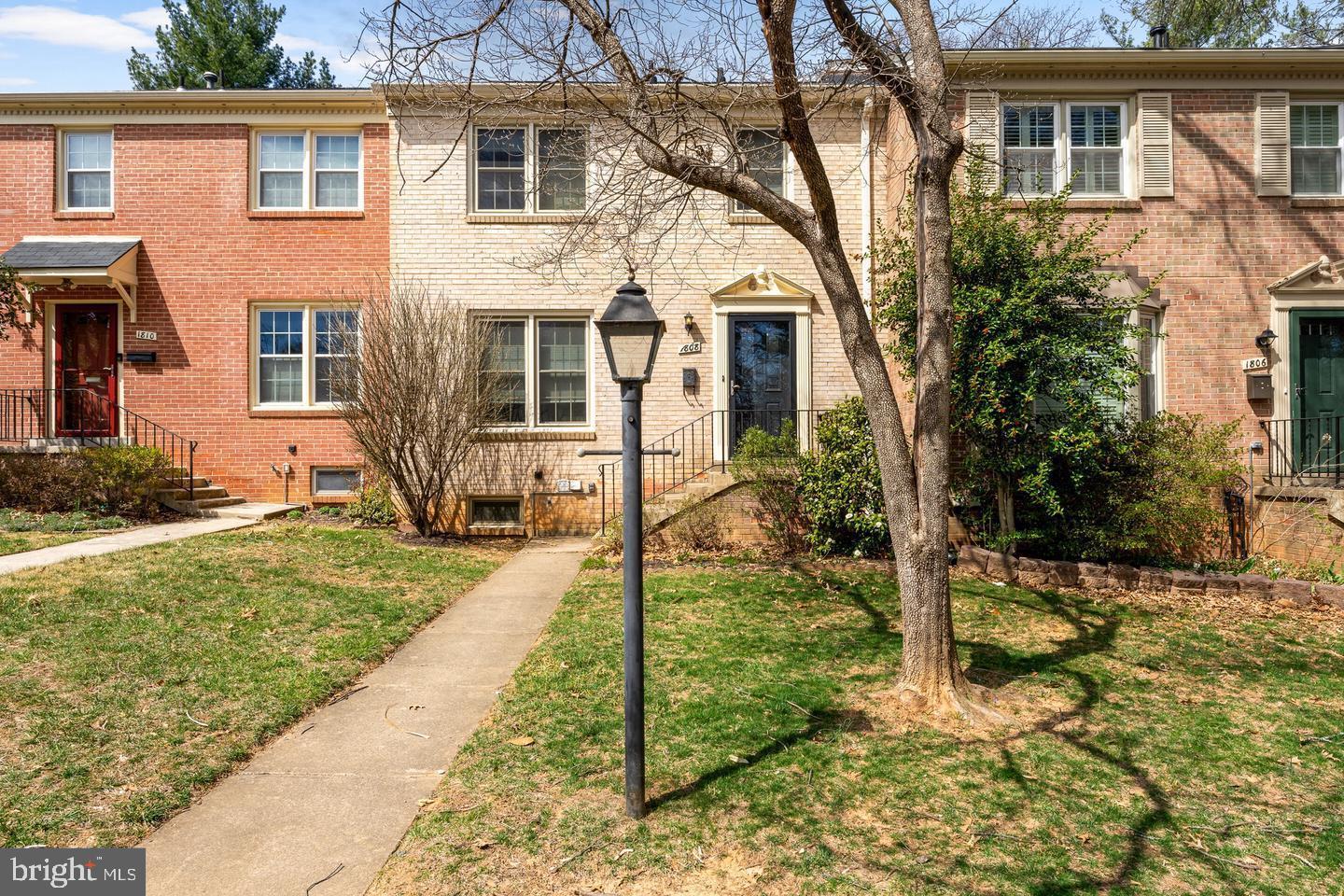 1808 GOLF VIEW CT Property Photo 1