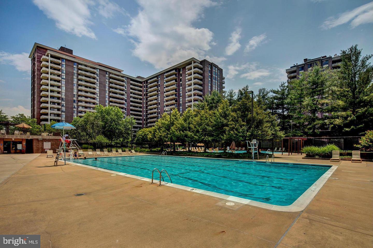 1800 OLD MEADOW RD #314 Property Photo 1