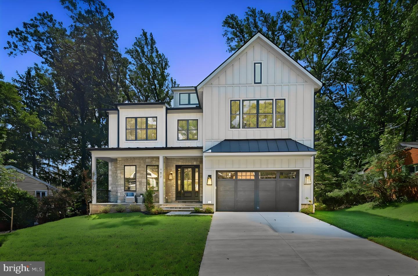 107 Yeonas Drive Se Property Photo 1