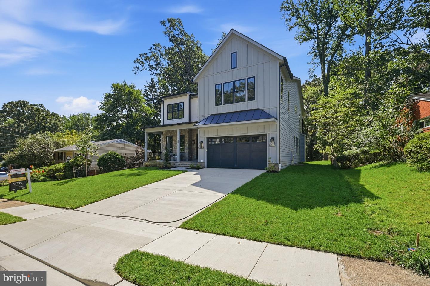 107 Yeonas Drive Se Property Photo 3