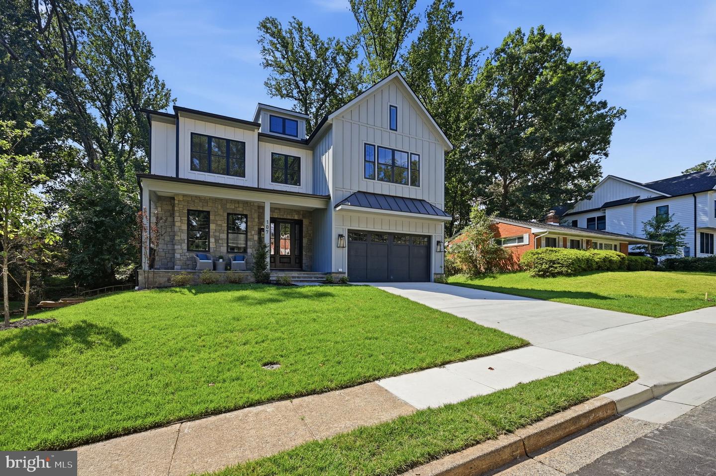107 Yeonas Drive Se Property Photo 5
