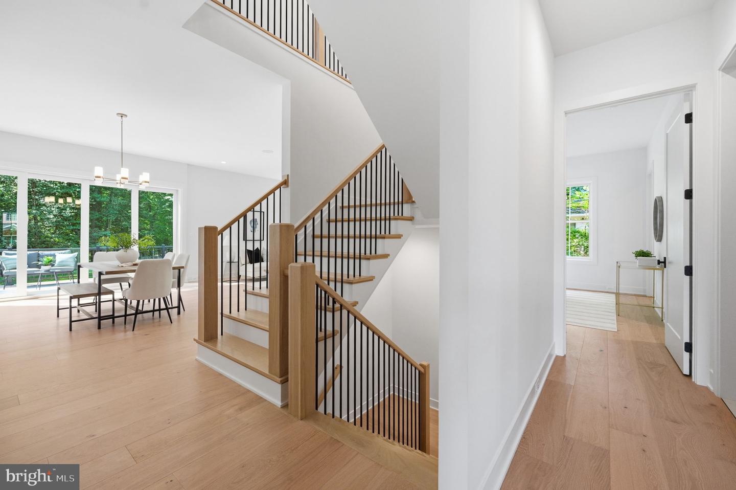 107 Yeonas Drive Se Property Photo 7