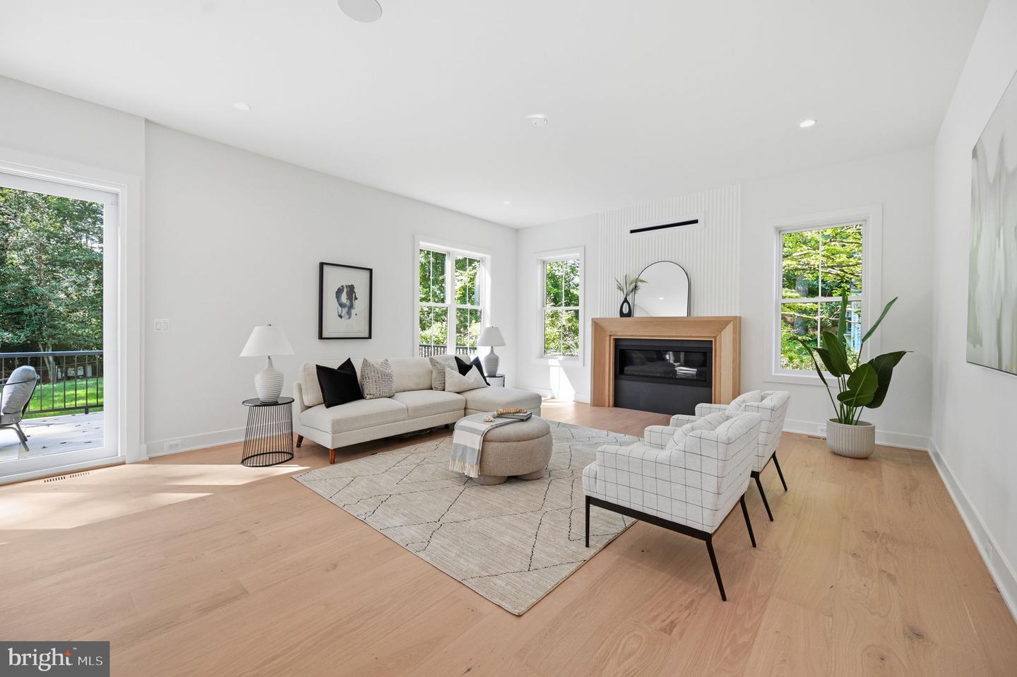 107 Yeonas Drive Se Property Photo 12