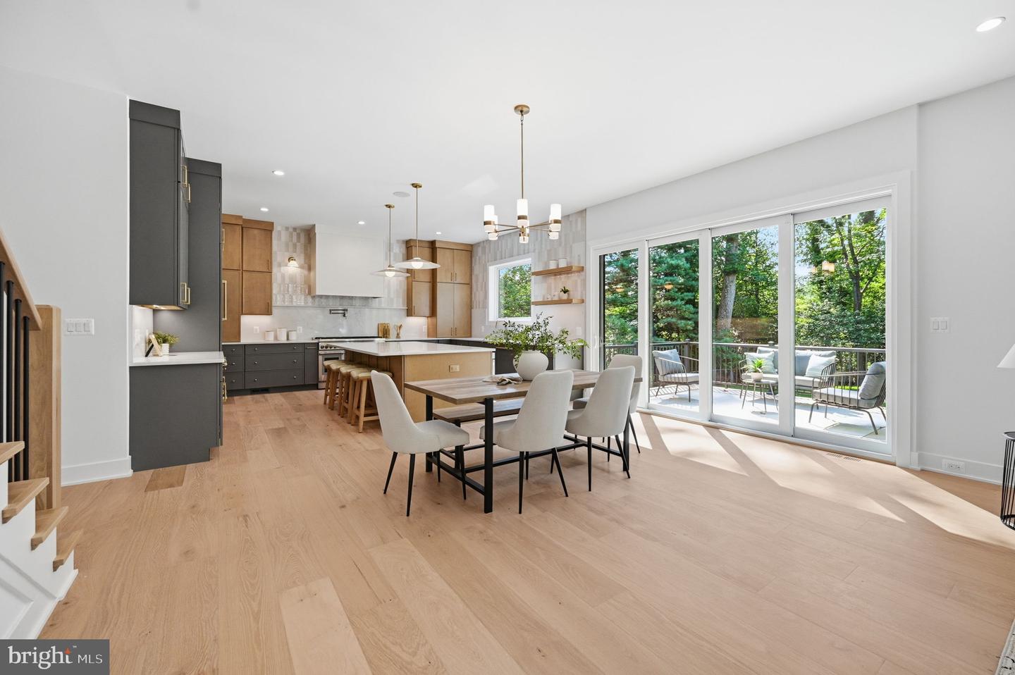 107 Yeonas Drive Se Property Photo 13