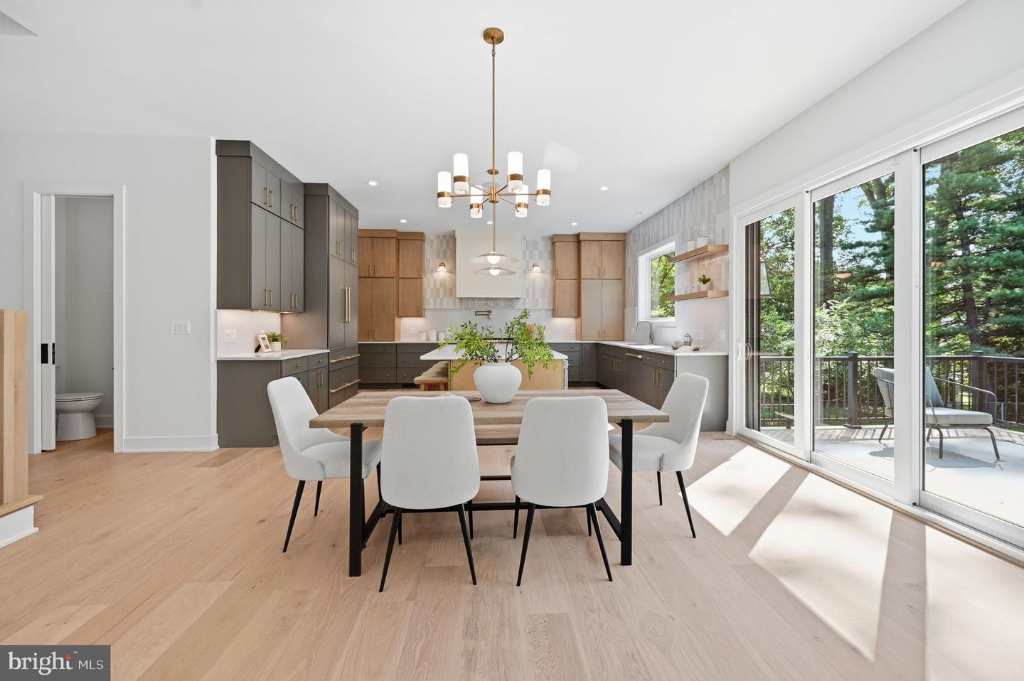 107 Yeonas Drive Se Property Photo 14