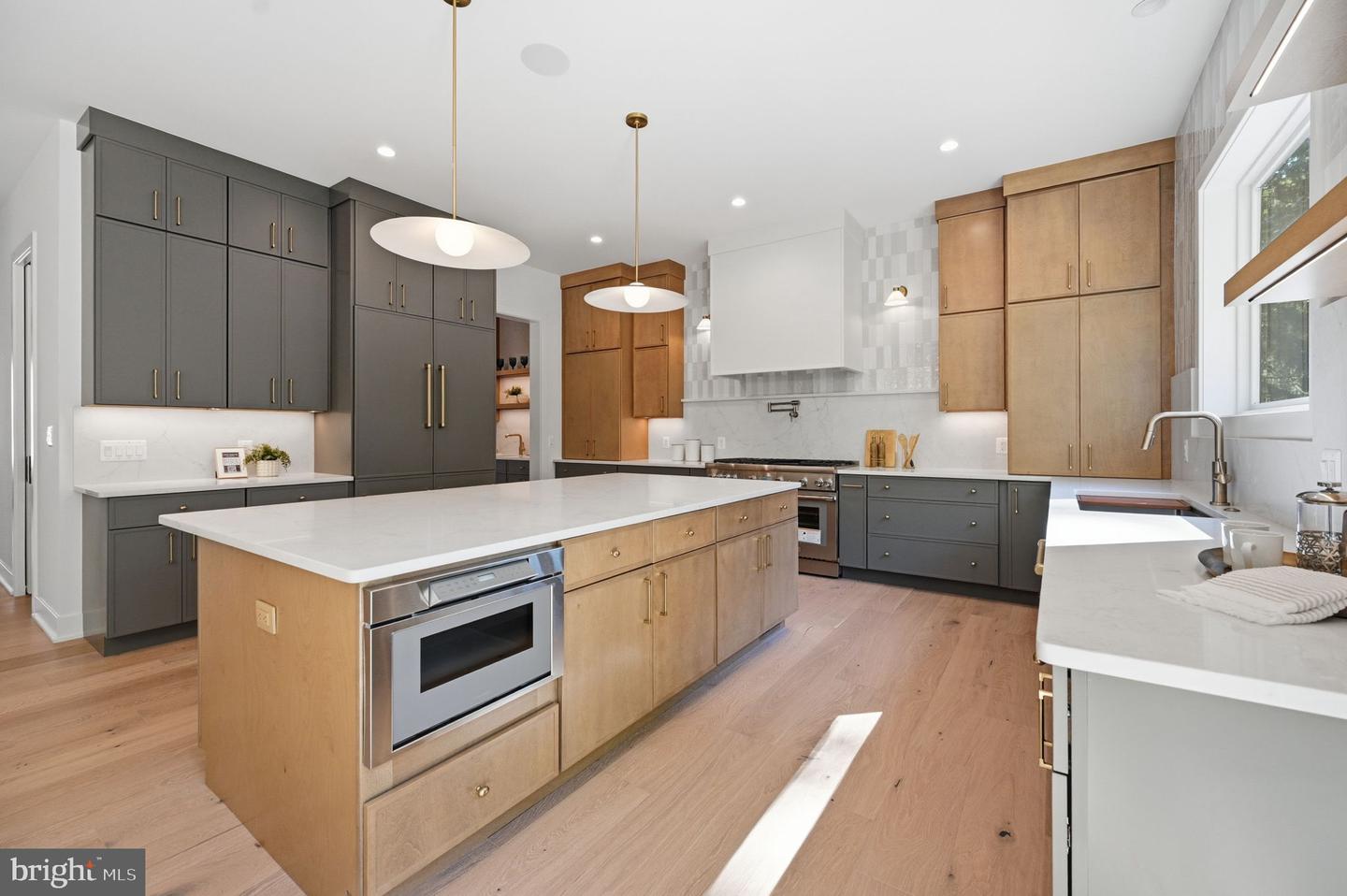 107 Yeonas Drive Se Property Photo 17