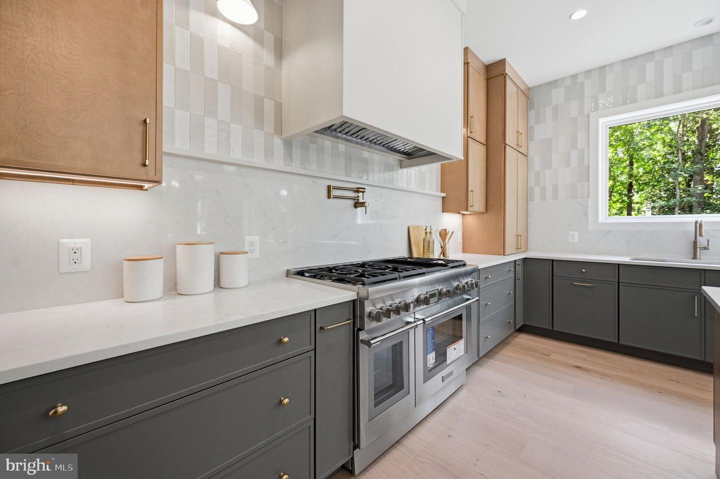 107 Yeonas Drive Se Property Photo 23