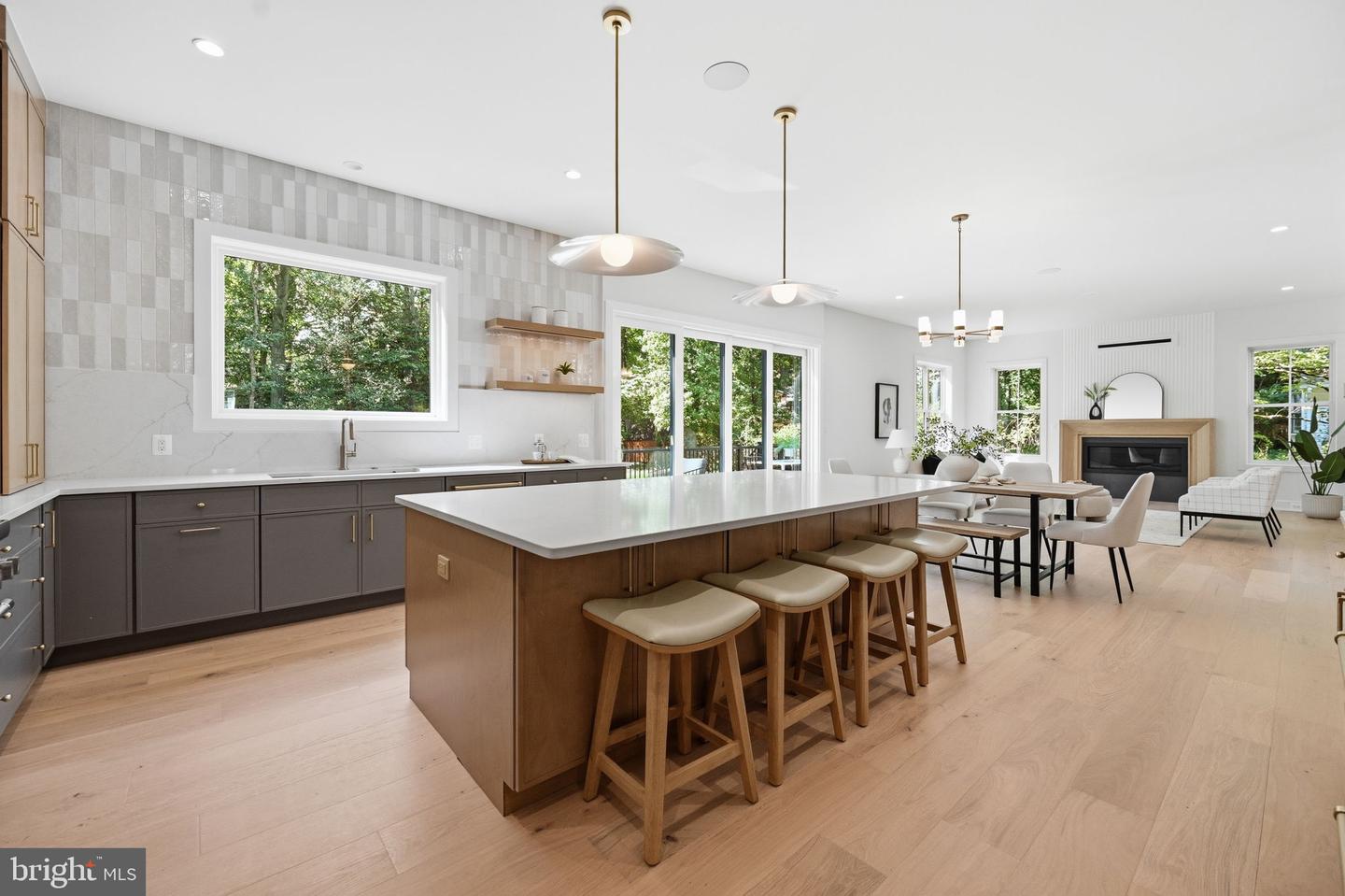 107 Yeonas Drive Se Property Photo 24