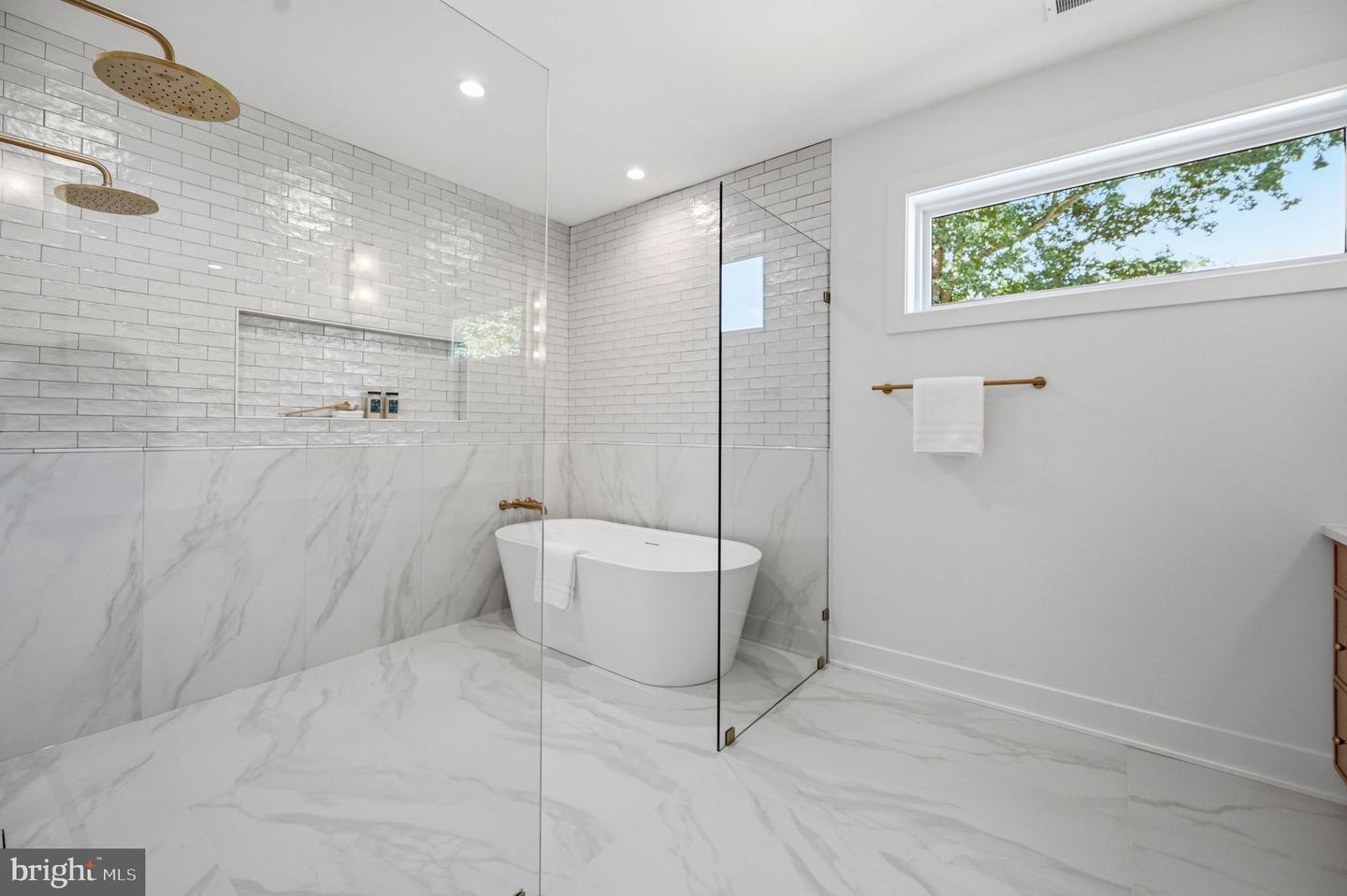 107 Yeonas Drive Se Property Photo 48