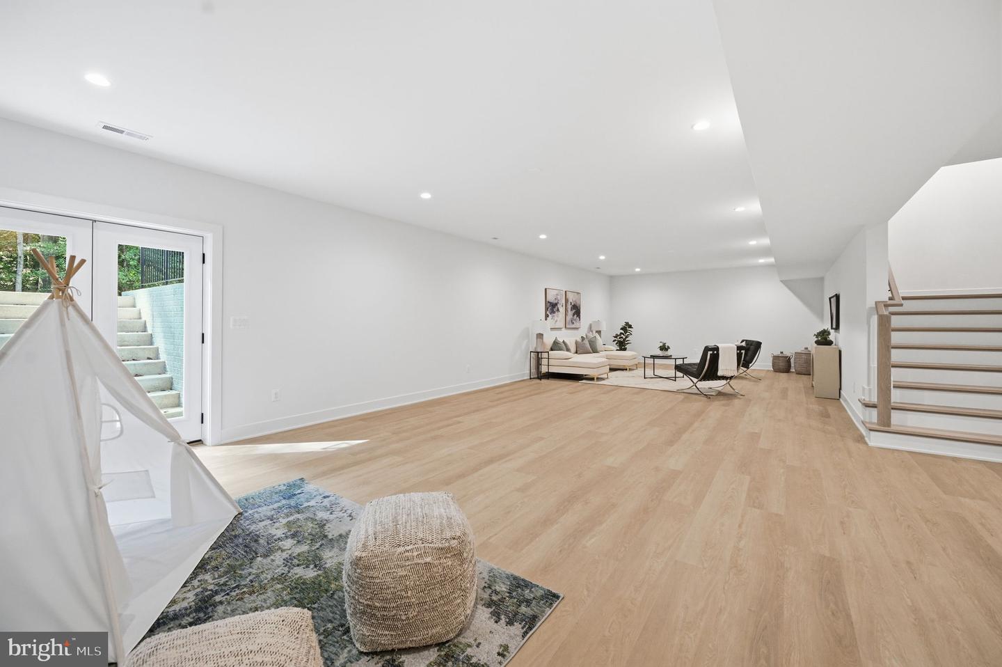 107 Yeonas Drive Se Property Photo 79
