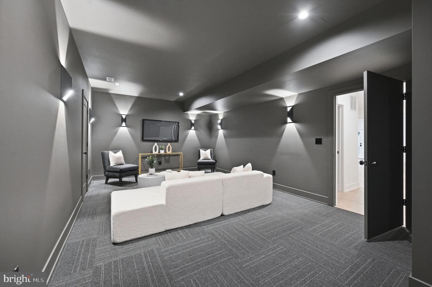 107 Yeonas Drive Se Property Photo 87