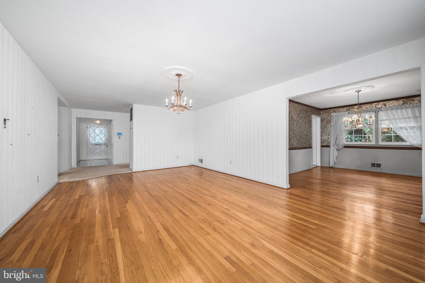 8114 Langbrook Rd Property Photo 4