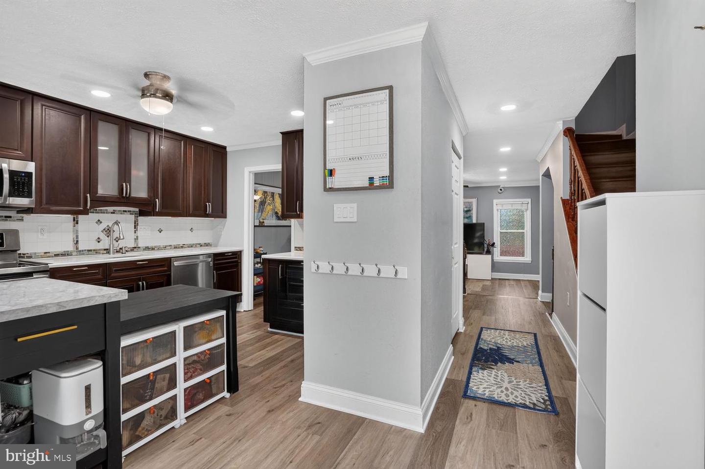 7372 Stream Way Property Photo 3
