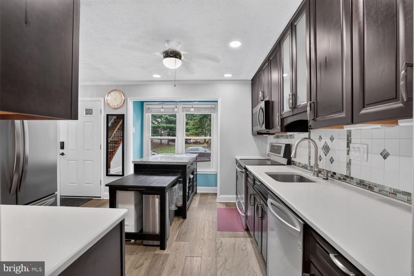 7372 Stream Way Property Photo 4