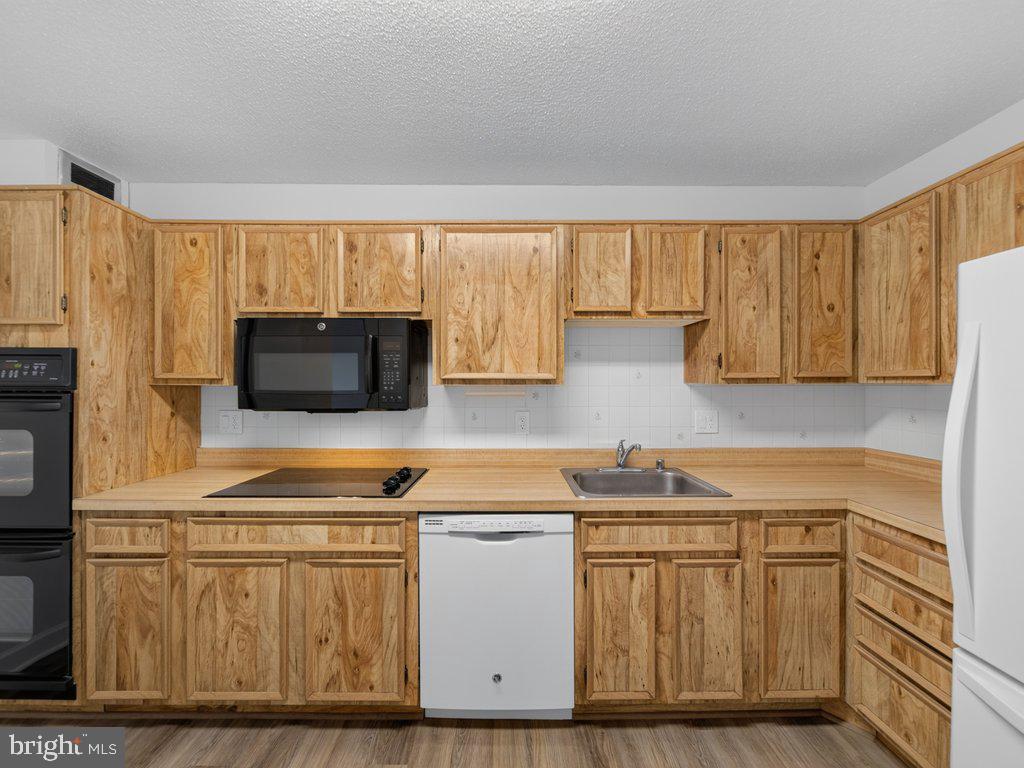 8370 Greensboro Dr #411 Property Photo 15