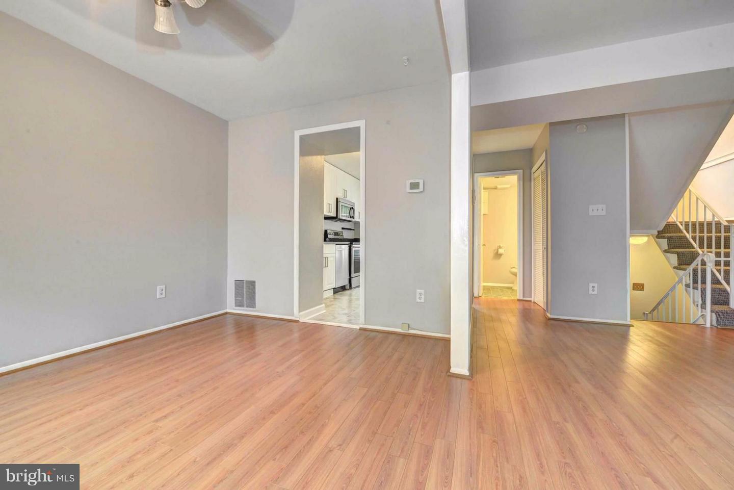7794 Euclid Way Property Photo 5