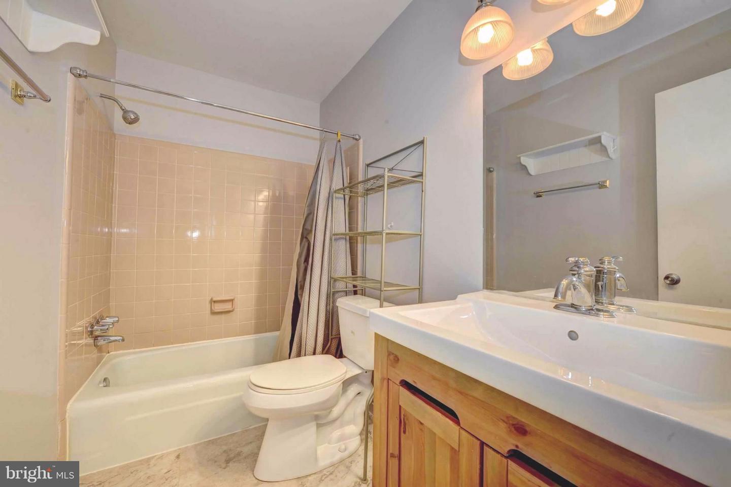 7794 Euclid Way Property Photo 11