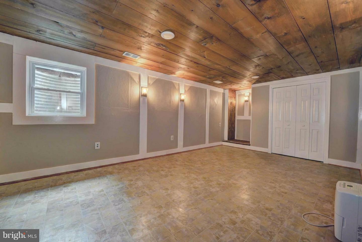7794 Euclid Way Property Photo 16