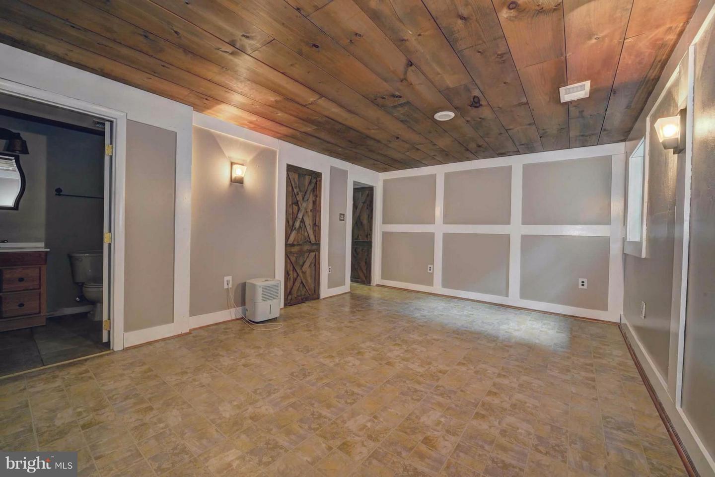 7794 Euclid Way Property Photo 17