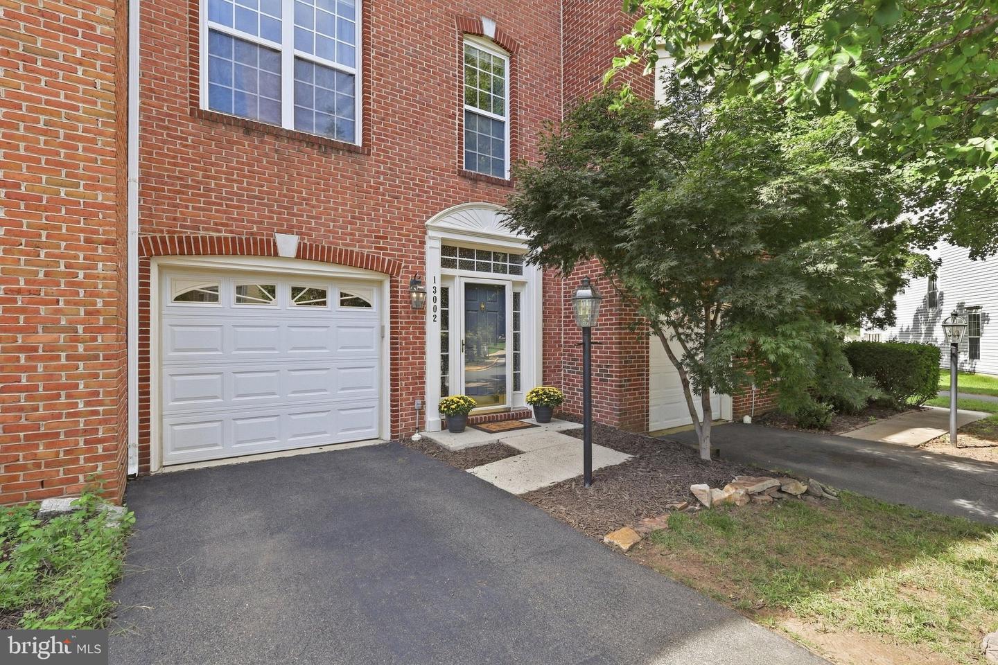 13002 Park Crescent Cir Property Photo 3
