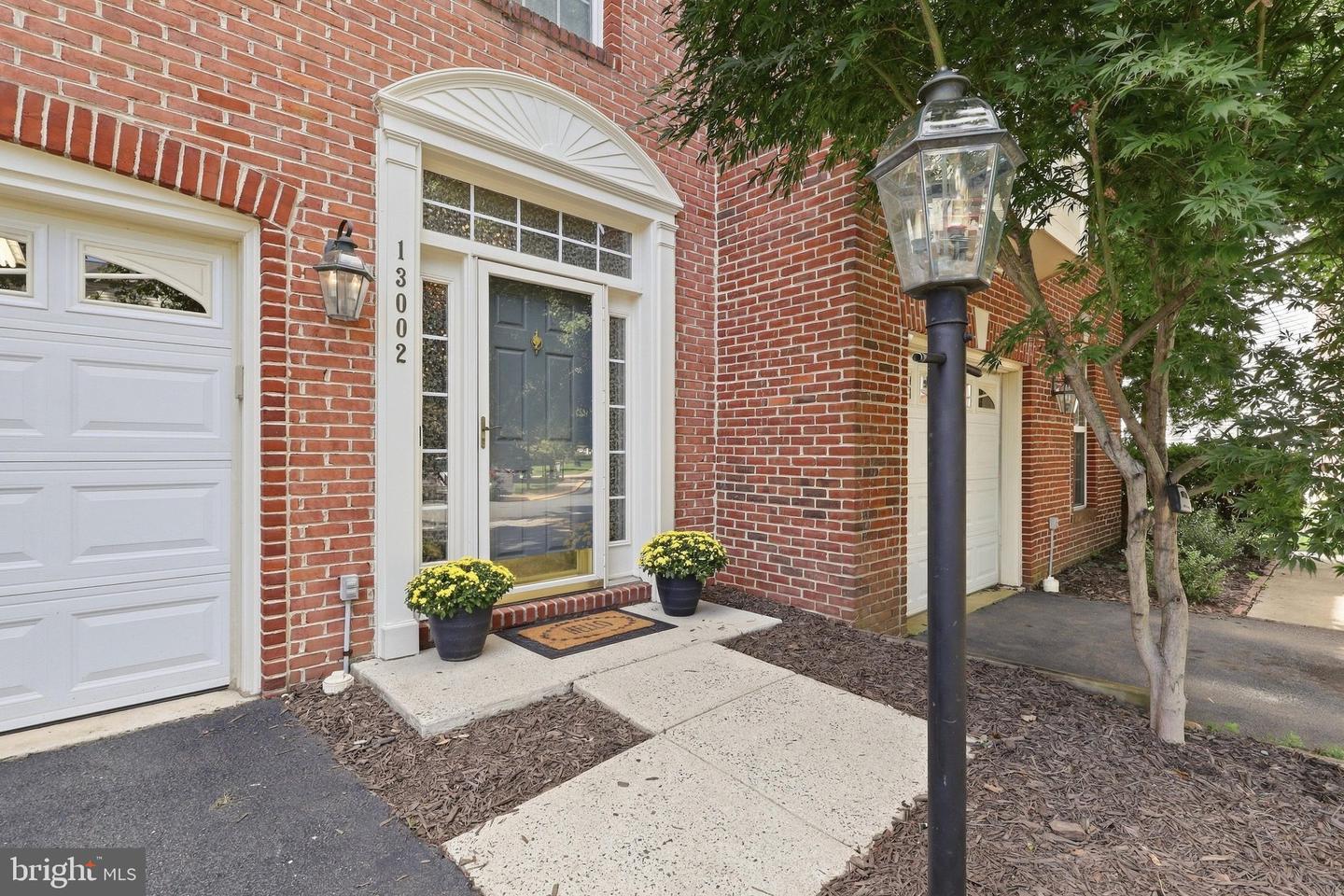 13002 Park Crescent Cir Property Photo 4