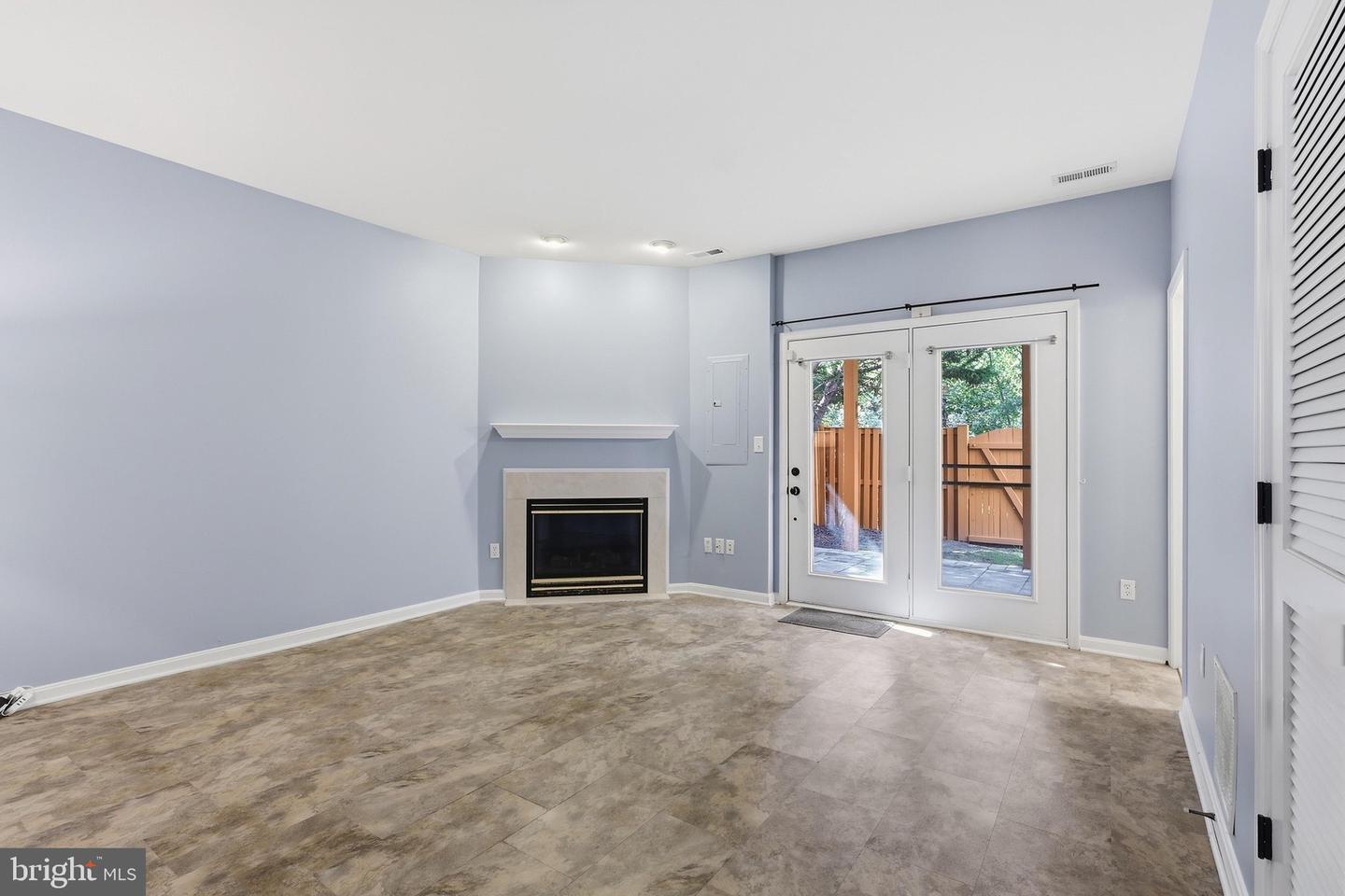 13002 Park Crescent Cir Property Photo 9