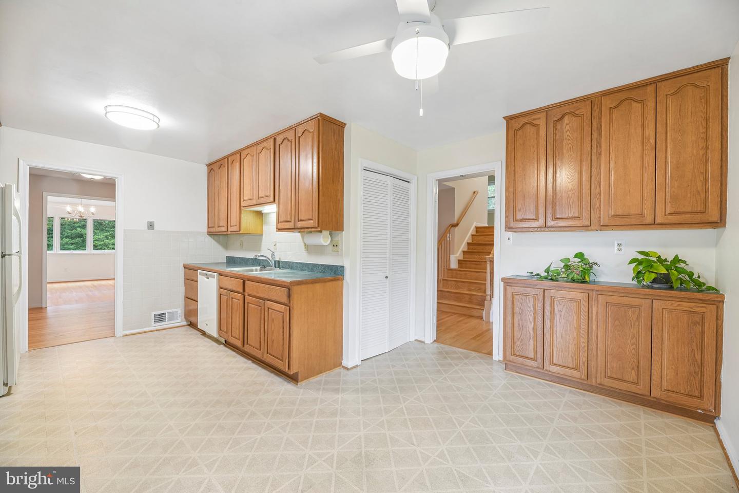 5204 Holden St Property Photo 16