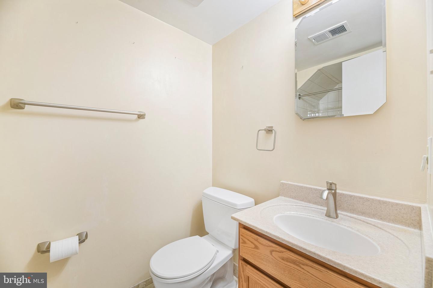 5204 Holden St Property Photo 53