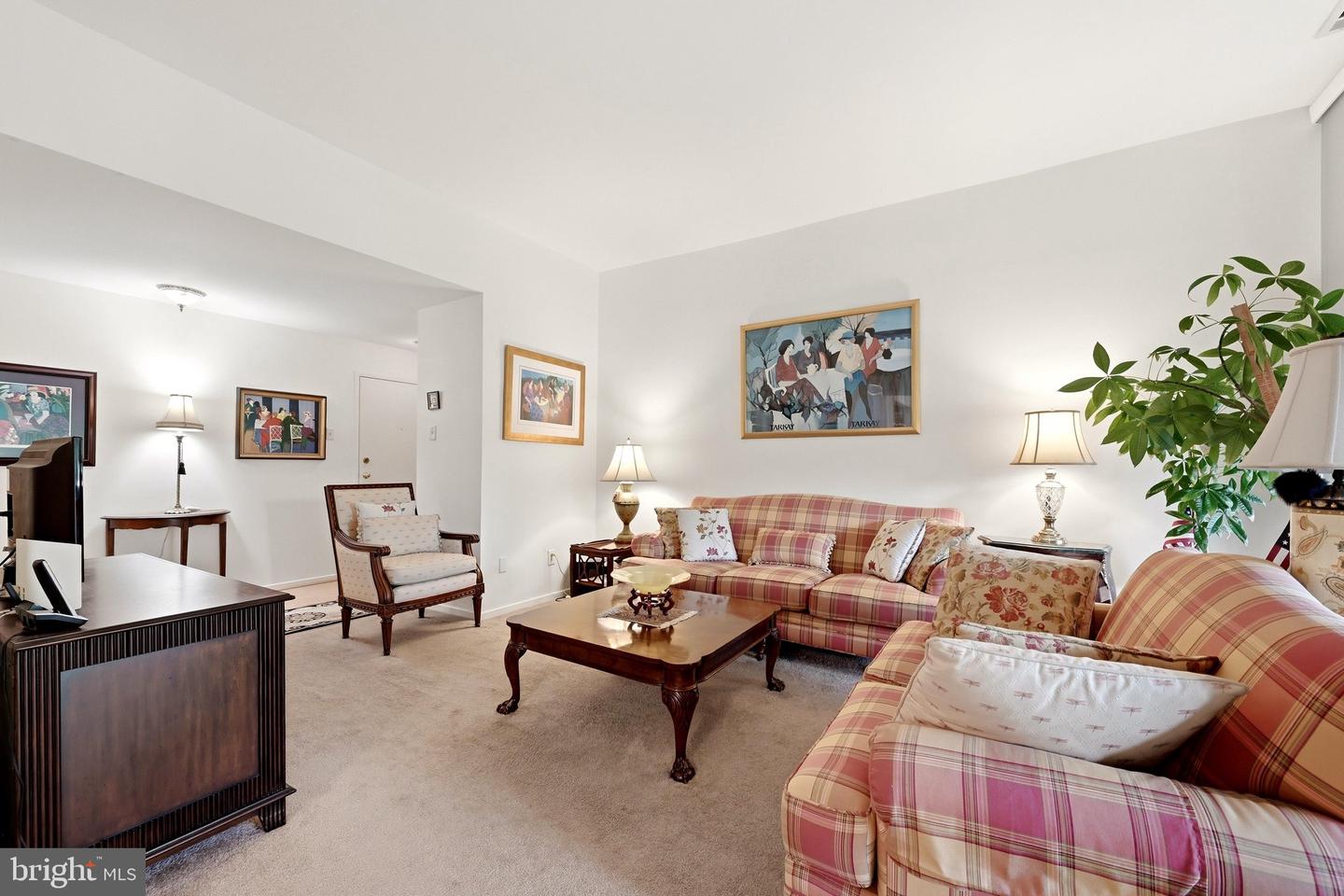 1643 Parkcrest Cir #301 Property Photo 7