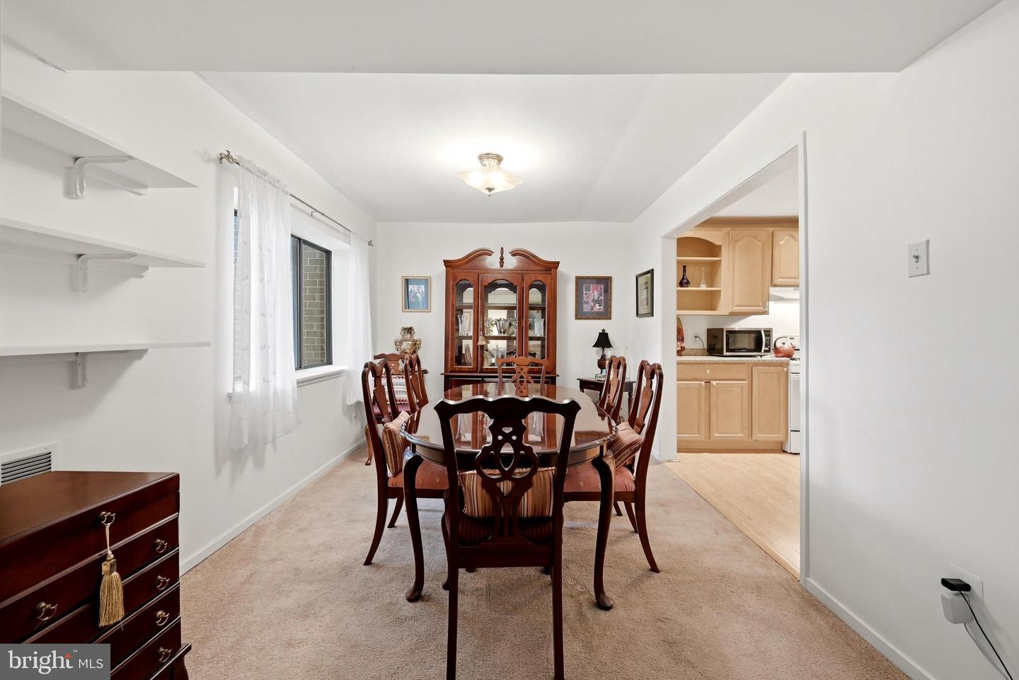 1643 Parkcrest Cir #301 Property Photo 8