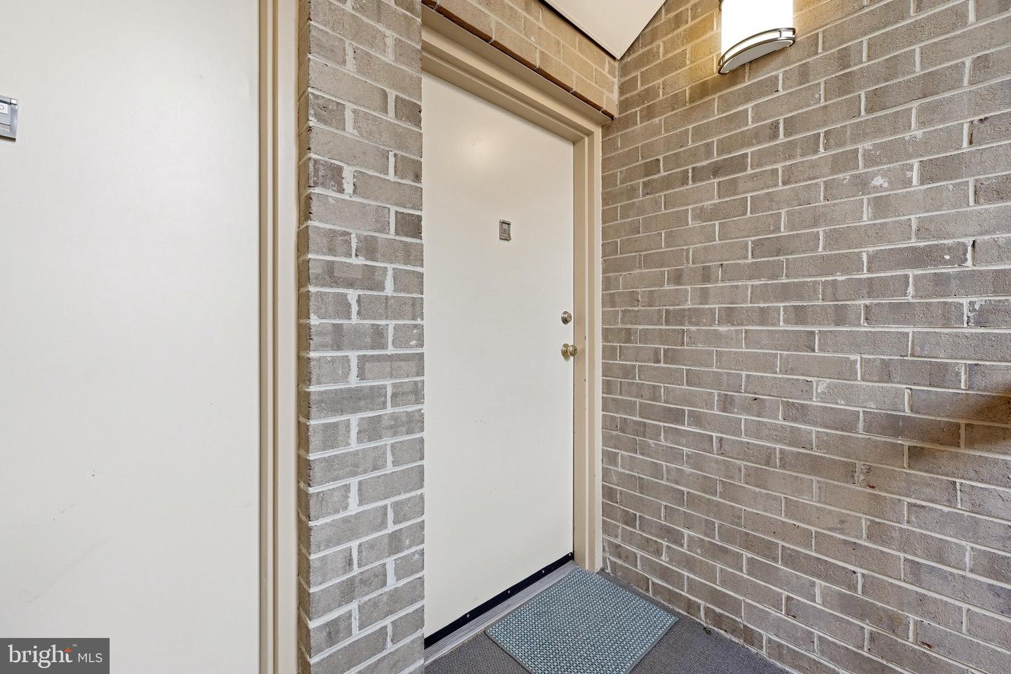 1643 Parkcrest Cir #301 Property Photo 21
