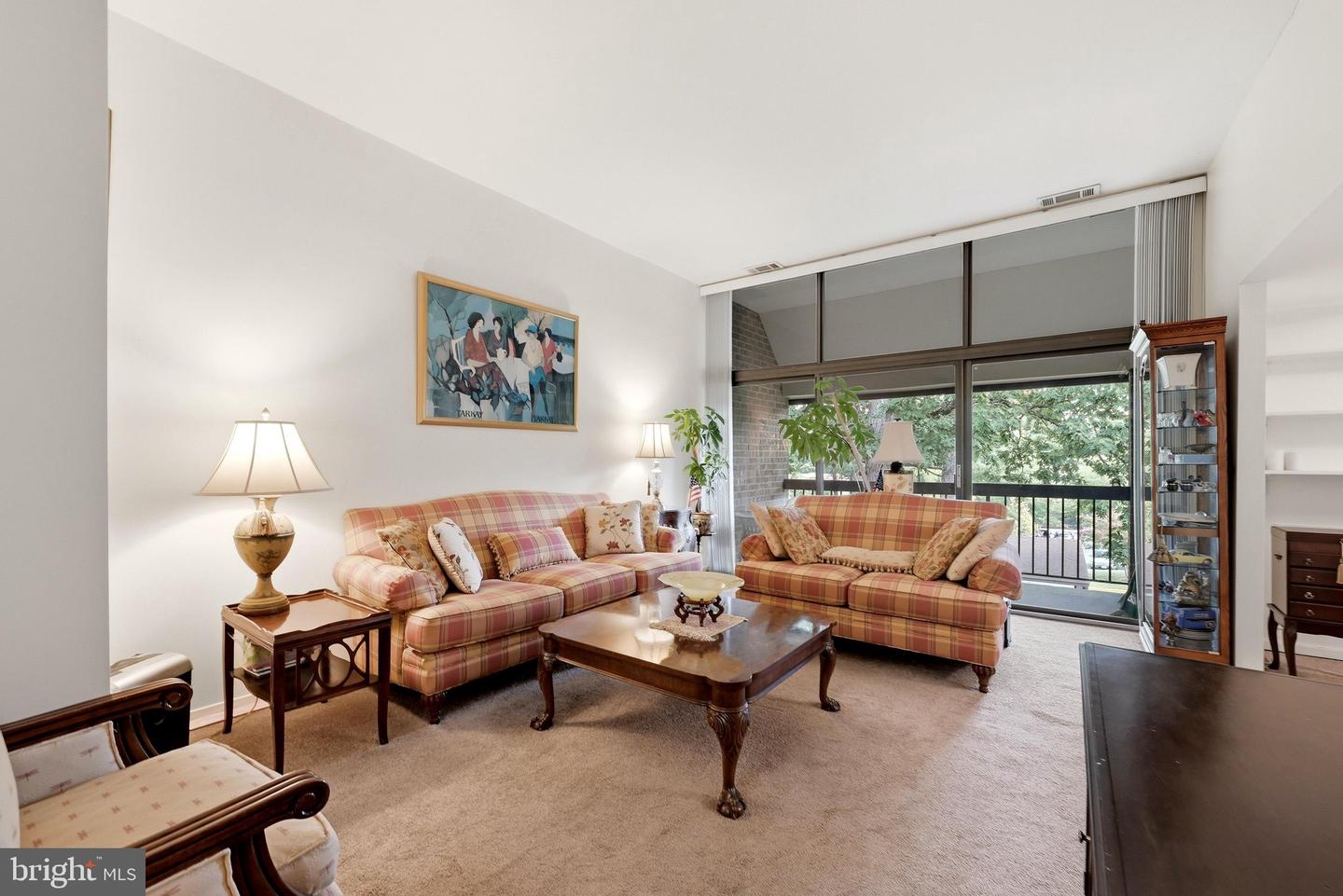1643 Parkcrest Cir #301 Property Photo 25