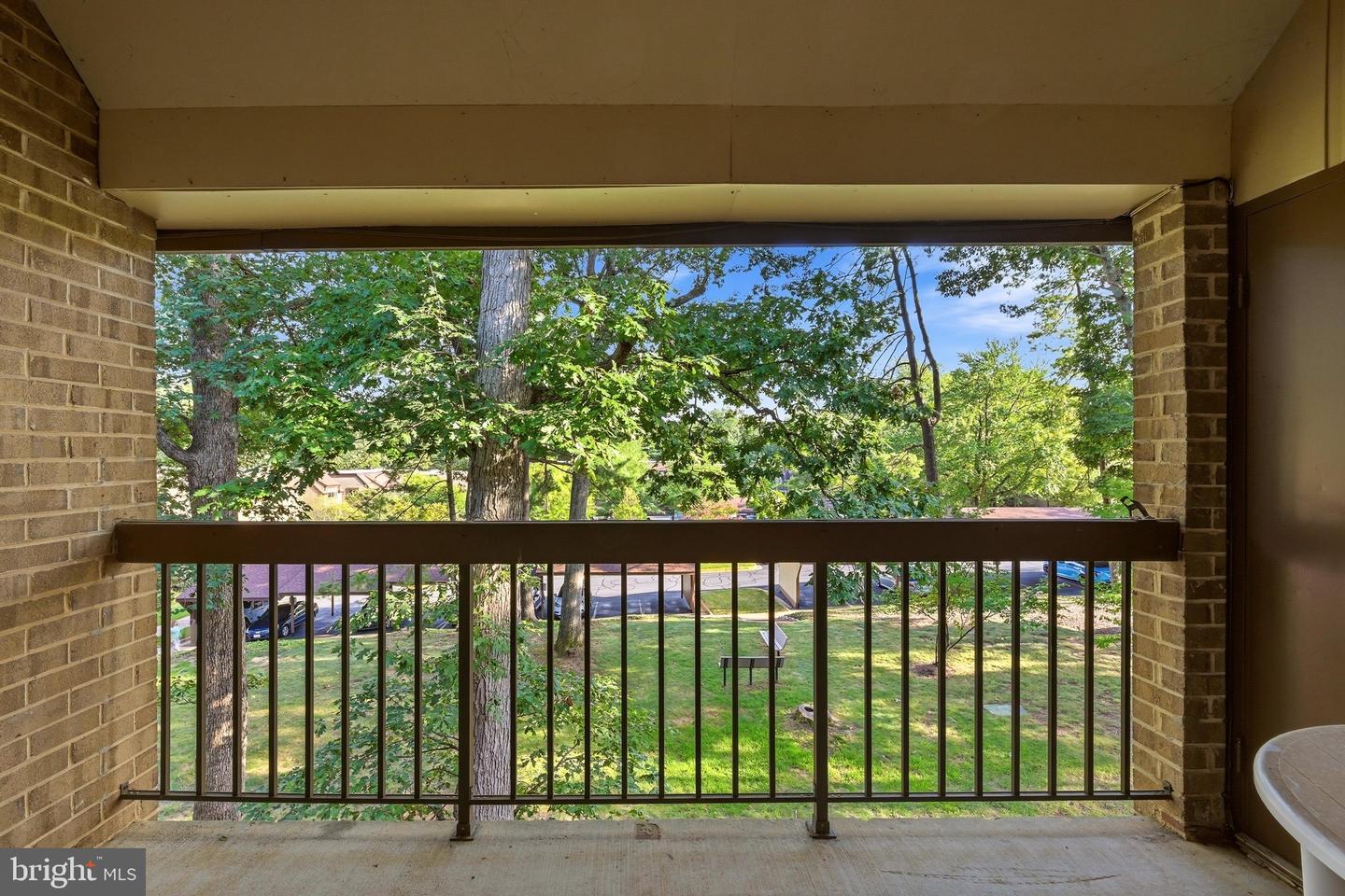 1643 Parkcrest Cir #301 Property Photo 35