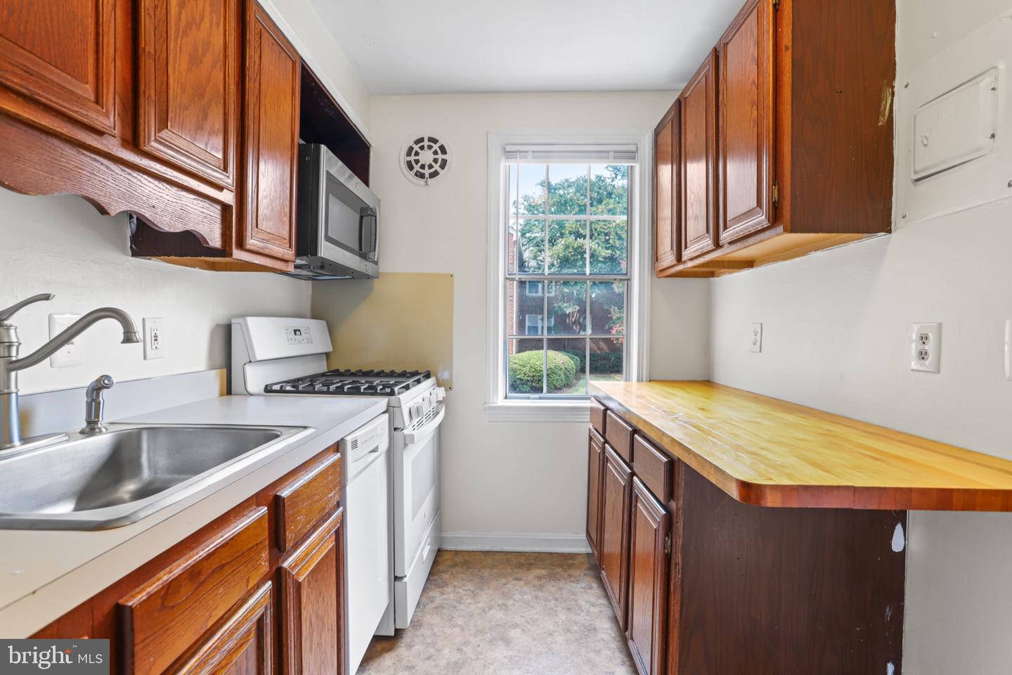 6706 W Wakefield Dr #a2 Property Photo 11