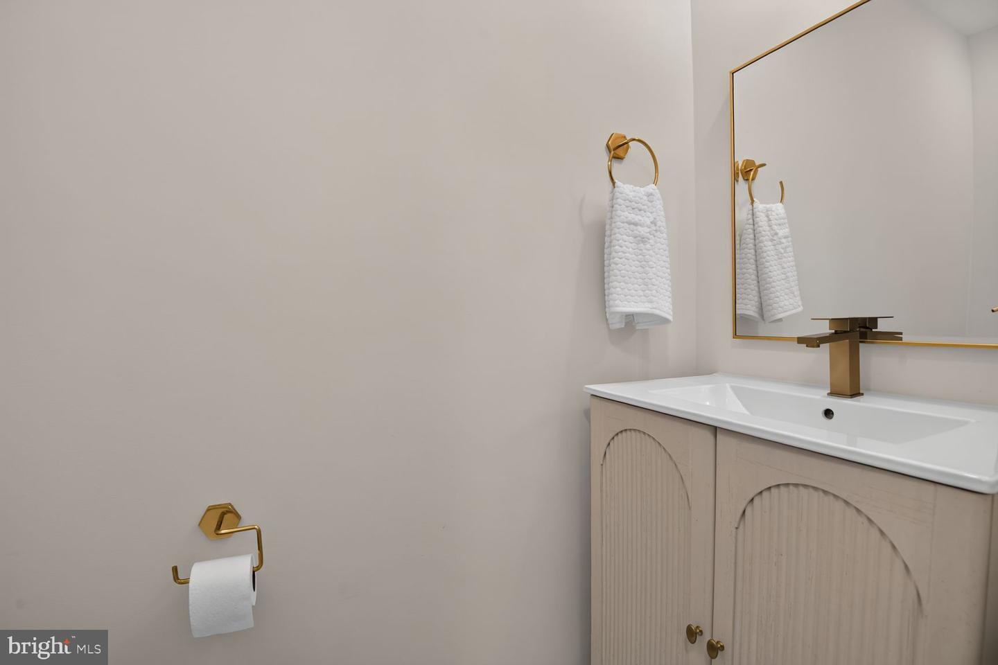 2155 Pond View Ct Property Photo 7